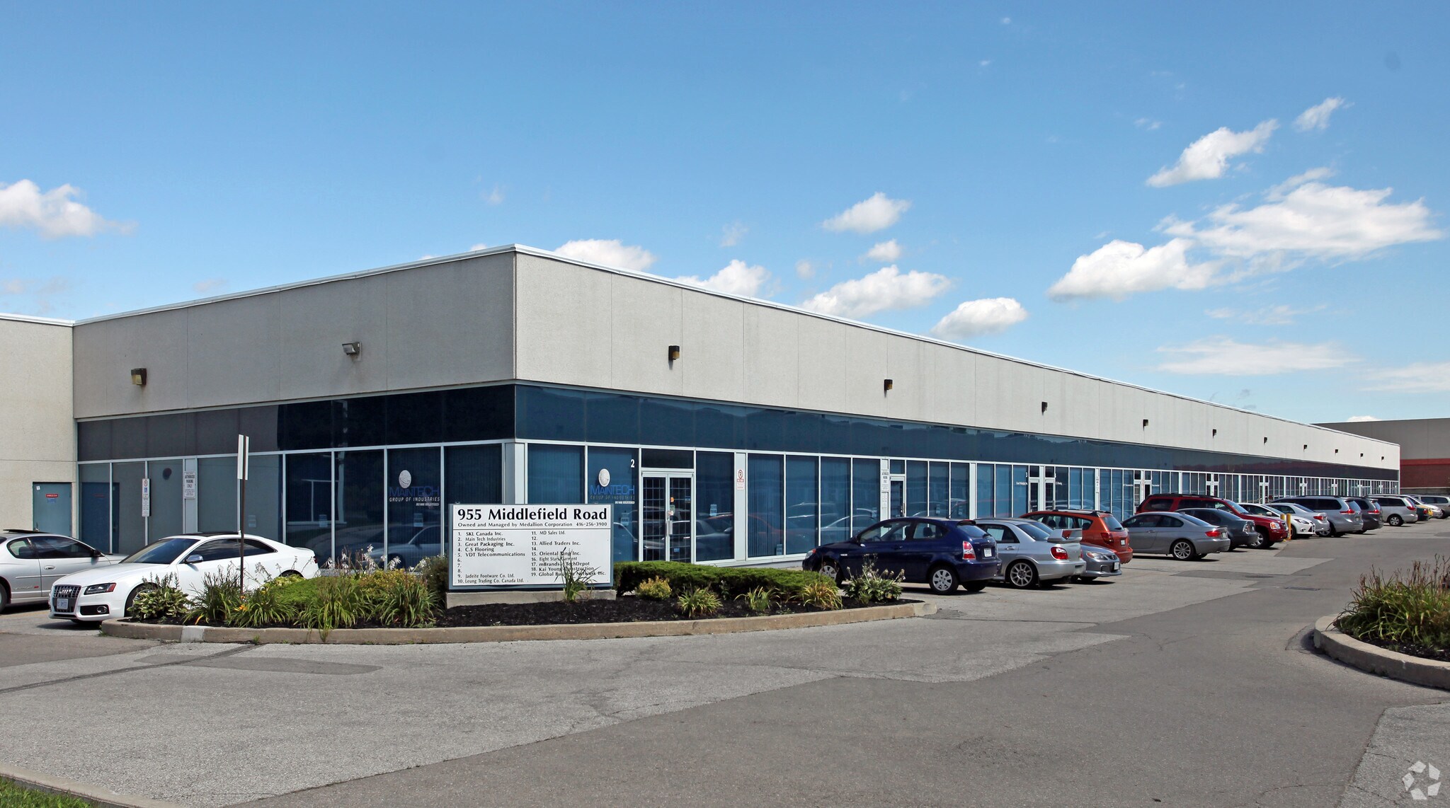 955 Middlefield Rd, Toronto, ON à louer Photo principale– Image 1 sur 9