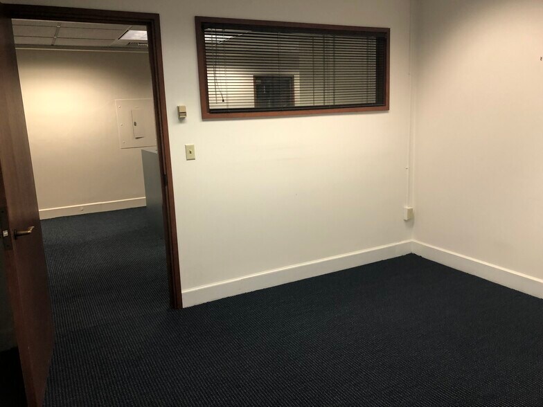 705 2nd Ave, Seattle, WA à louer - Photo intérieure – Image 3 sur 12