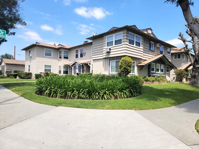 13801 Christine Dr, Whittier, CA à vendre - Photo principale – Image 1 sur 9