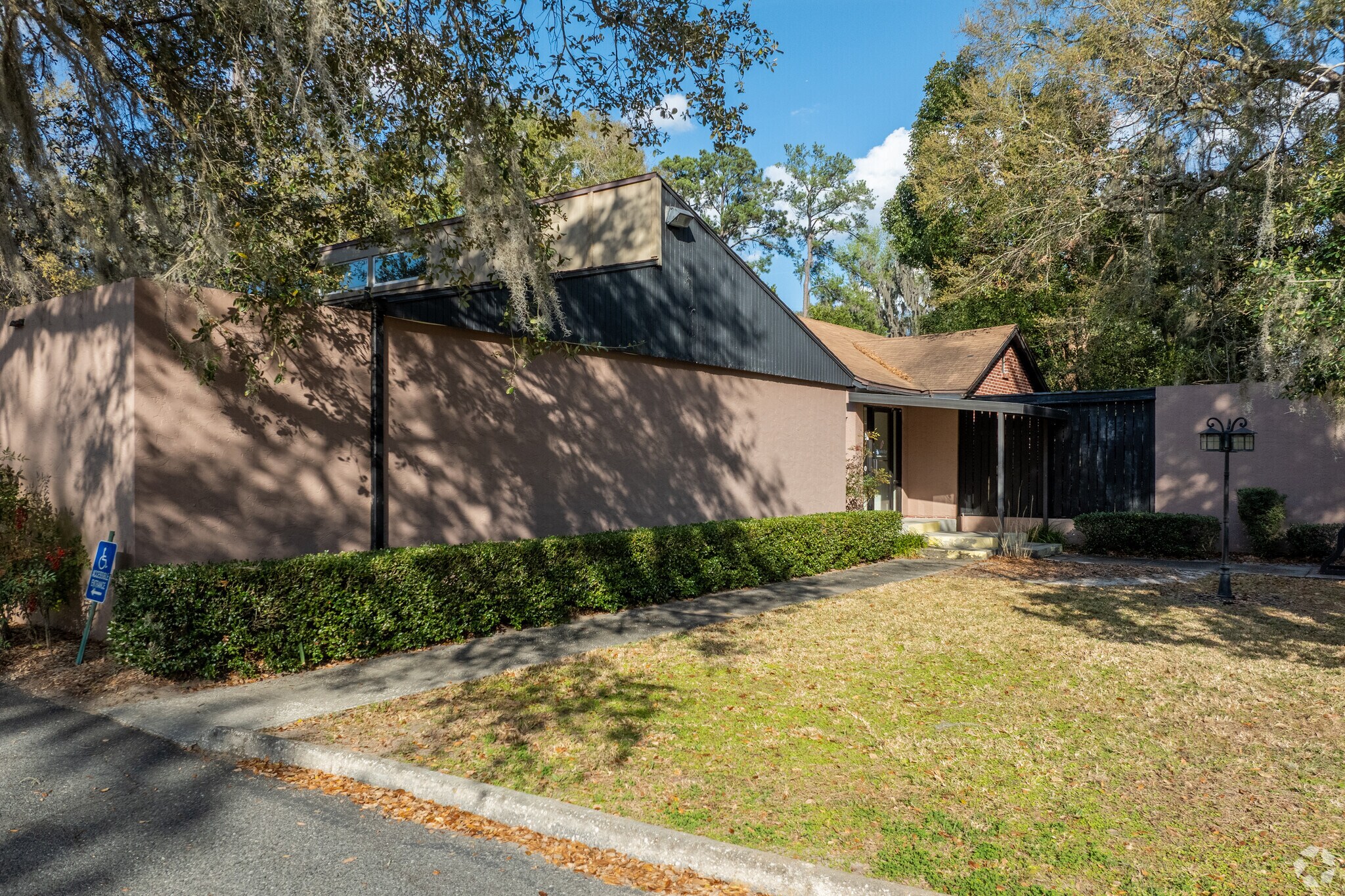 1230 NW 9th Ave, Gainesville, FL à louer Photo principale– Image 1 sur 16