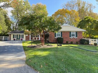 Plus de détails pour 4 Broomall Ct, Silver Spring, MD - Santé à vendre