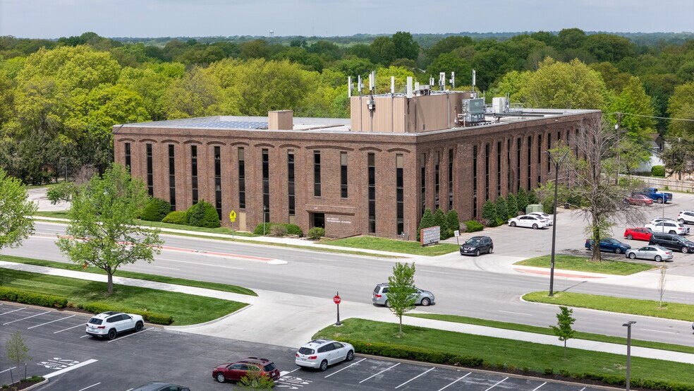 400 E Red Bridge Rd, Kansas City, MO à vendre - Photo de l’immeuble – Image 1 sur 23
