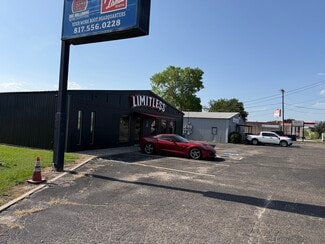 Plus de détails pour 2201 N Main St, Cleburne, TX - Local commercial à vendre