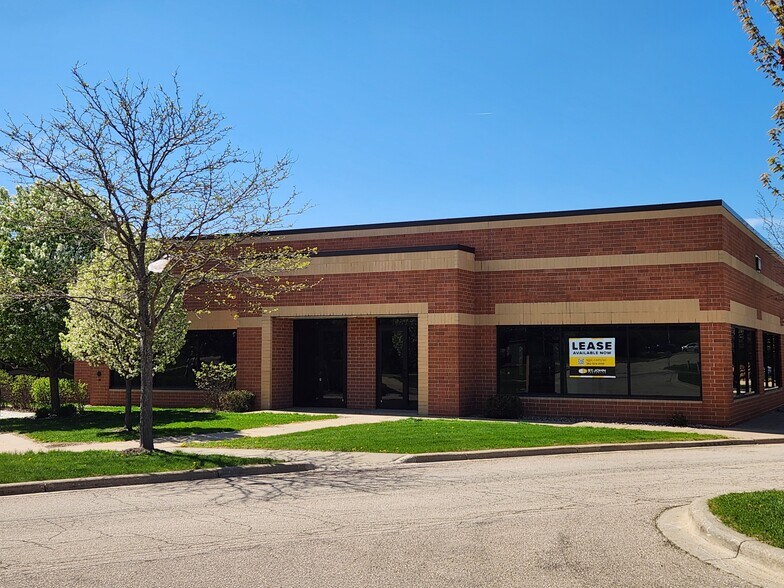 4602 S Biltmore Ln, Madison, WI à louer - Photo de l’immeuble – Image 3 sur 13