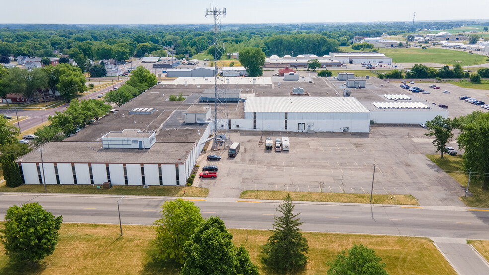 299 Johnson Ave, Waseca, MN à louer - Photo de l’immeuble – Image 1 sur 12