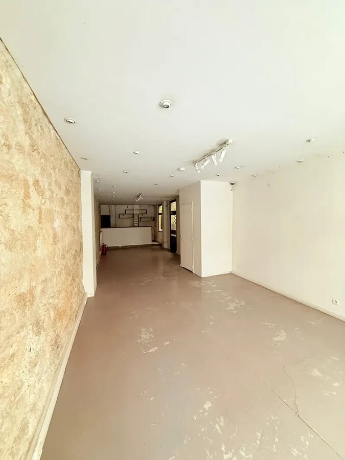 6 Rue De La Grange Aux Belles, Paris, PAR 75010 -  -  - Photo intérieure - Image 1 of 10