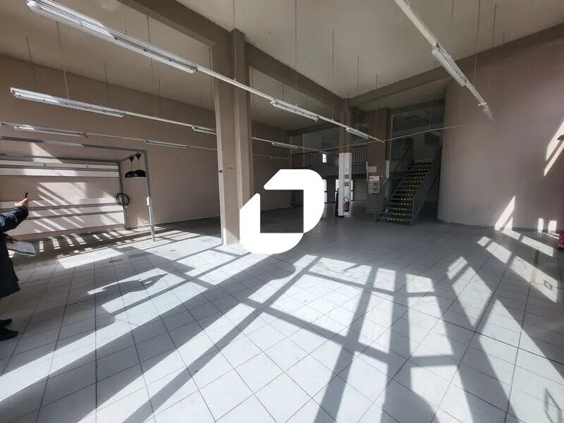 Local commercial dans Houilles à louer Photo intérieure– Image 1 sur 2