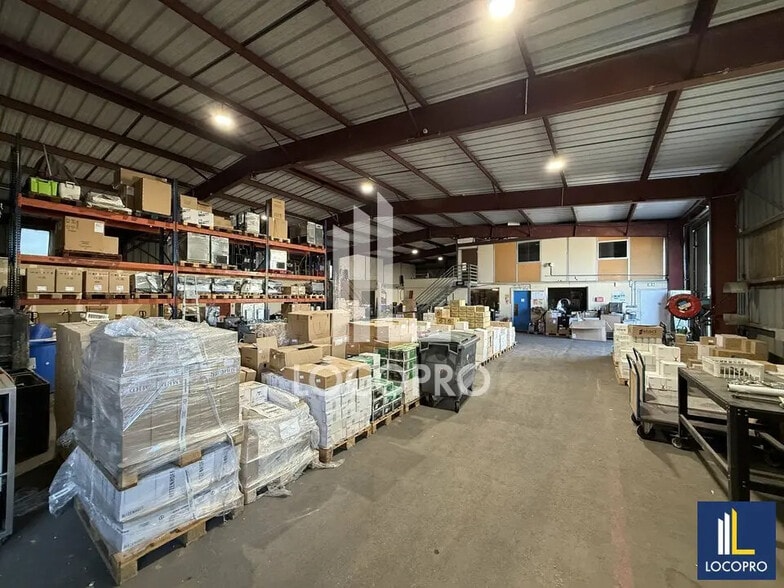 Local d’activités dans Antibes à louer - Photo de l’immeuble – Image 3 sur 4