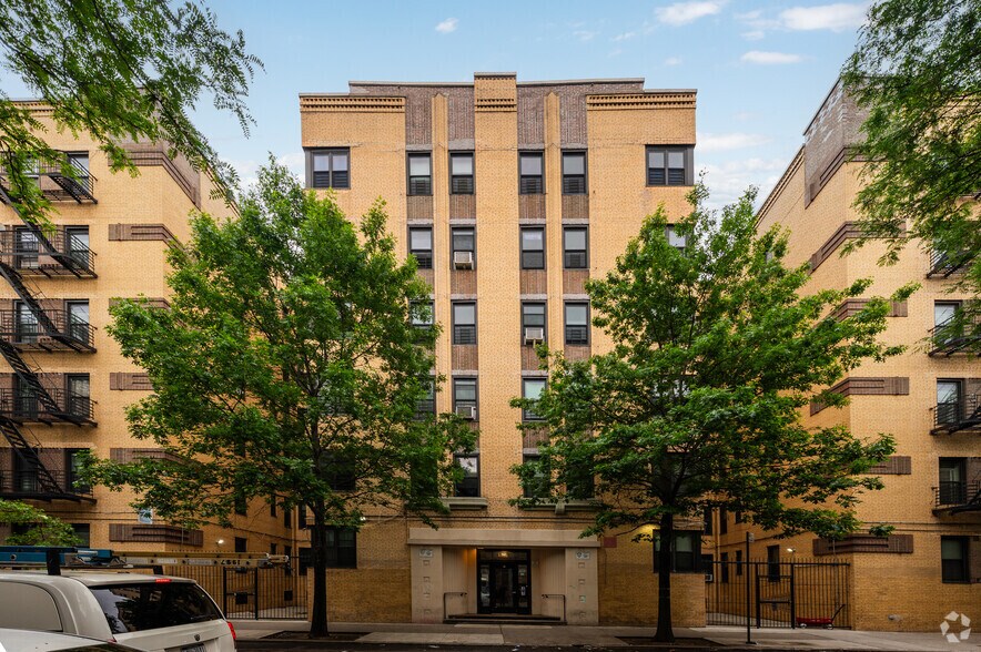 1160 Evergreen Ave, Bronx, NY à vendre - Photo de l’immeuble – Image 2 sur 4