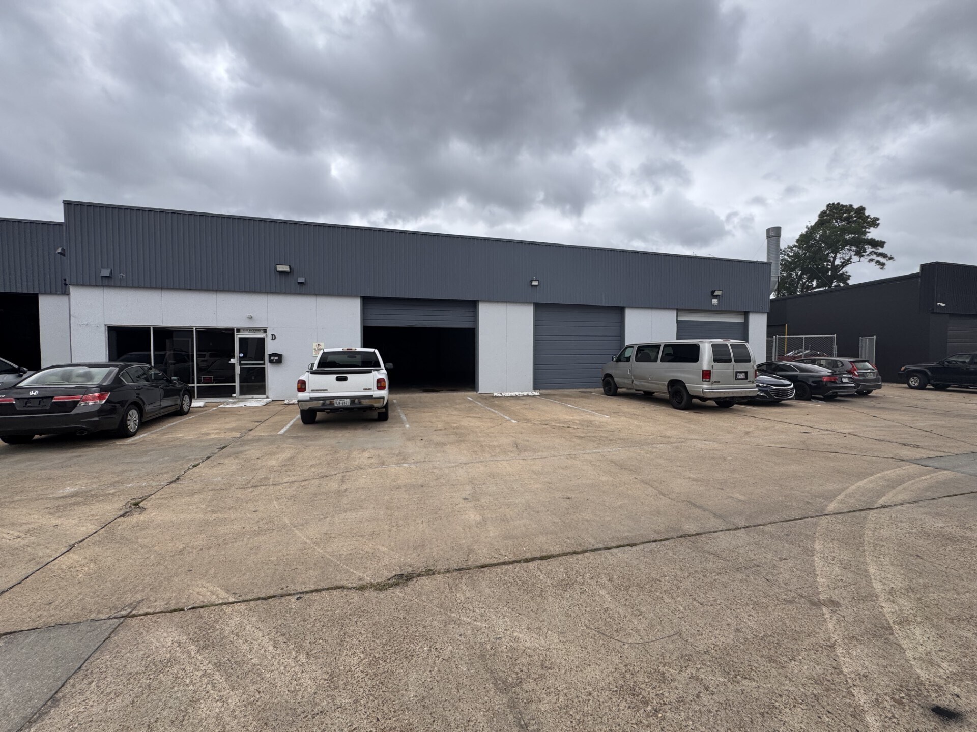 6261 Richmond Ave, Houston, TX à louer Photo principale– Image 1 sur 13