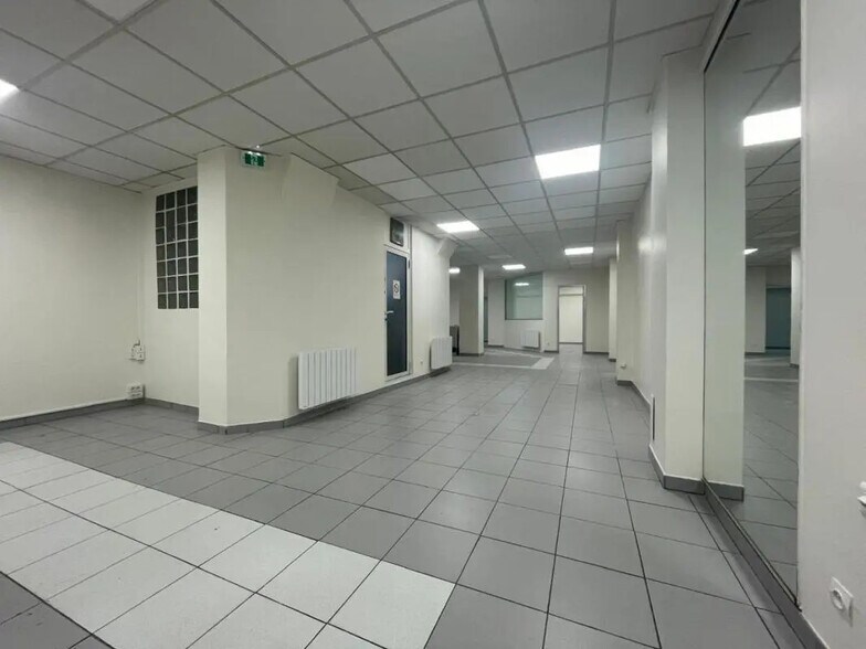 Bureau dans Paris à louer - Photo de l’immeuble – Image 1 sur 6
