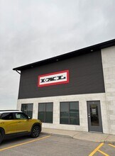 27 S Landing Dr, Oak Bluff, MB à louer Photo de l’immeuble– Image 2 sur 10