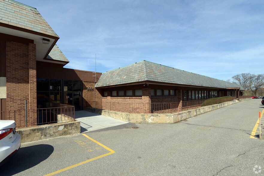 333 School St, Pawtucket, RI à louer - Photo de l’immeuble – Image 2 sur 14