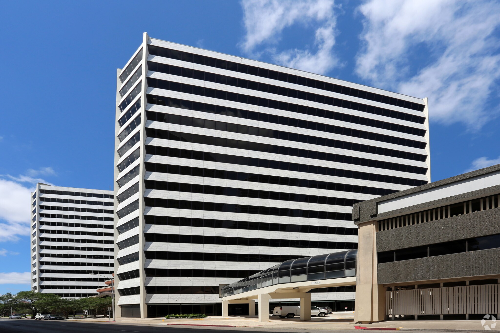 555 N Carancahua St, Corpus Christi, TX à louer Photo principale– Image 1 sur 19