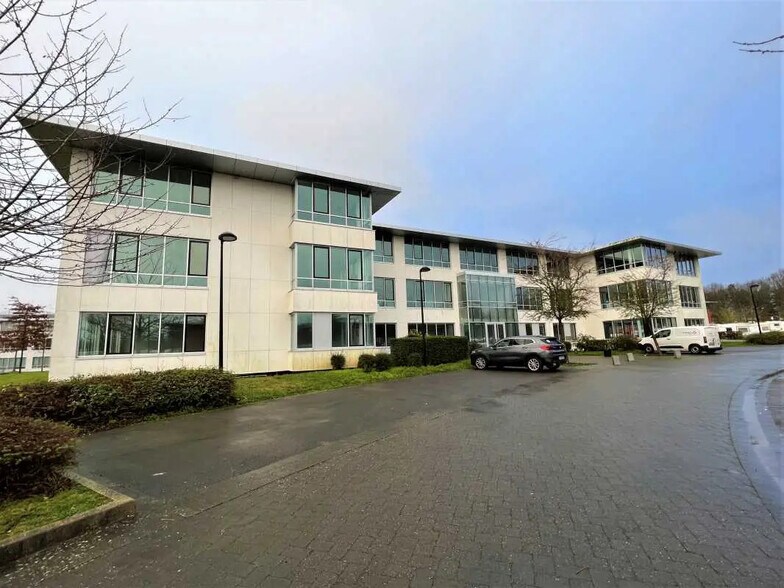 2 Rue René Caudron, Voisins-le-Bretonneux à louer - Photo de l’immeuble – Image 1 sur 12