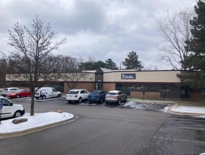 33469 W 14 Mile Rd, Farmington Hills, MI à vendre Photo de l’immeuble– Image 1 sur 4