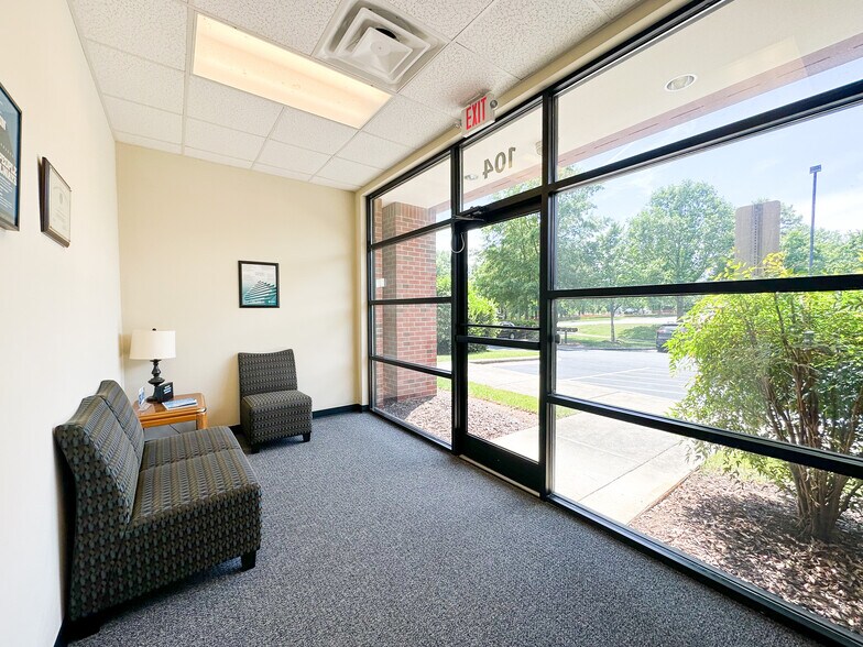 8810 Westgate Park Dr, Raleigh, NC à louer - Photo de l’immeuble – Image 2 sur 8
