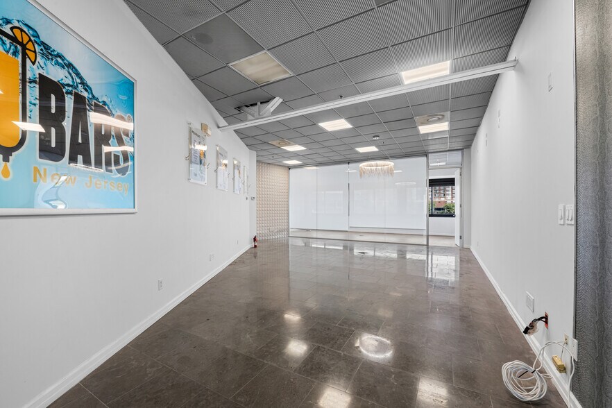 115 River Rd, Edgewater, NJ à louer - Photo de l’immeuble – Image 2 sur 30