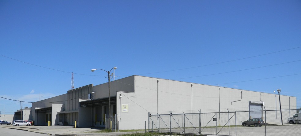 902 Cooke Ave, Norfolk, VA à louer - Photo de l’immeuble – Image 3 sur 11