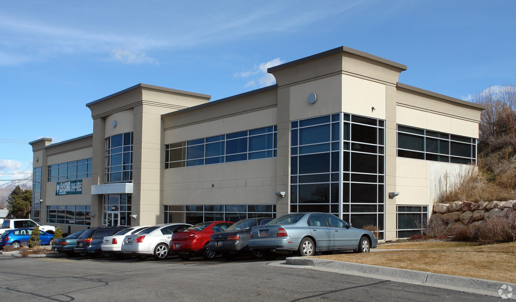 5202 S Freeway Park Dr, Riverdale, UT à louer Photo principale– Image 1 sur 4