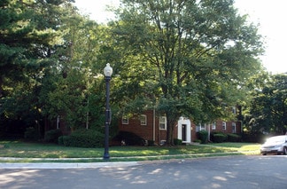 Plus de détails pour 1217 N Kensington St, Arlington, VA - Logement à vendre