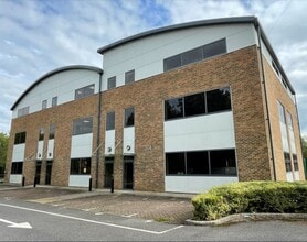 The Courtyard, Wooburn Green à louer Photo de l’immeuble– Image 1 sur 3