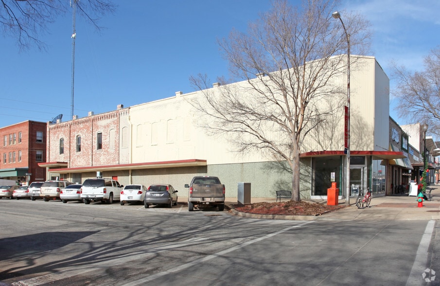 624 S Main St, Stillwater, OK à vendre - Photo principale – Image 1 sur 4