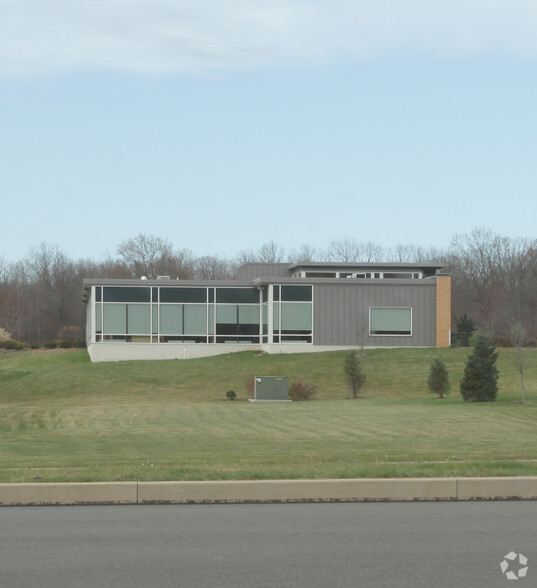 10 Fox Run Rd, Drums, PA à louer - Photo de l’immeuble – Image 2 sur 3