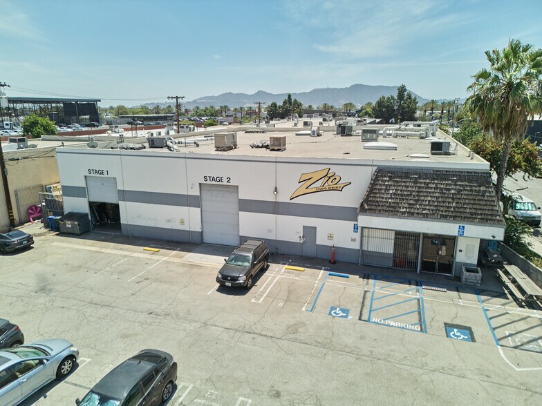 1840 Valpreda St, Burbank, CA à louer - Photo de l’immeuble – Image 3 sur 92
