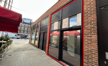 St. Botolph Row, Londres à louer Photo de l’immeuble– Image 2 sur 3