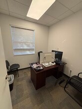 800 Village Square Crossings, Palm Beach Gardens, FL à louer Photo intérieure– Image 2 sur 6