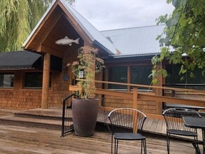 18617 W Williams Lake Rd, Cheney, WA à louer Photo de l’immeuble– Image 1 sur 10