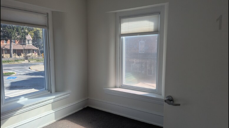 10 Exchange Pl, West Grove, PA à louer Photo intérieure– Image 1 sur 3