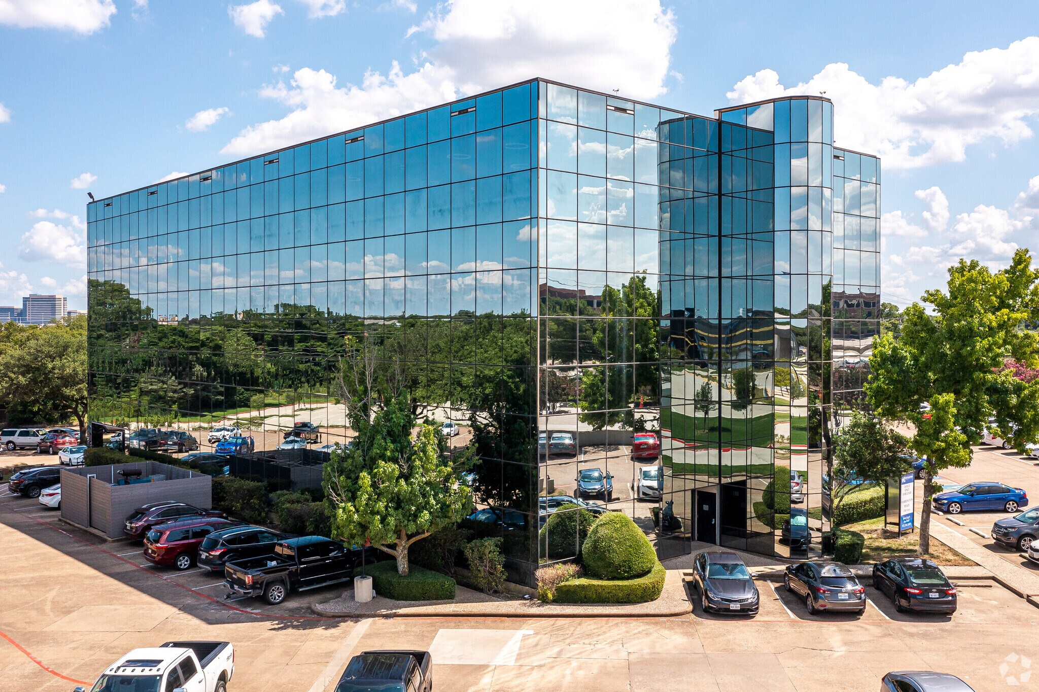 1700 Alma Dr, Plano, TX à louer Photo principale– Image 1 sur 12