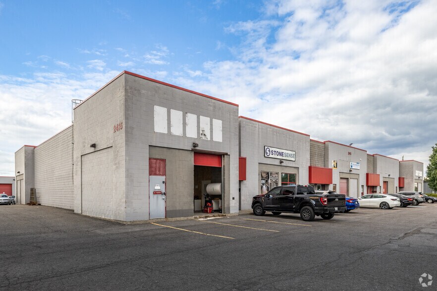2413 Stevenage Dr, Ottawa, ON à louer - Photo de l’immeuble – Image 2 sur 5