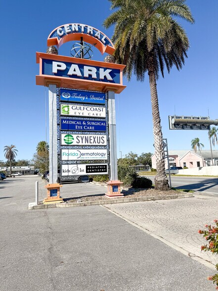 6010 Park Blvd, Pinellas Park, FL à louer - Photo de l’immeuble – Image 2 sur 26