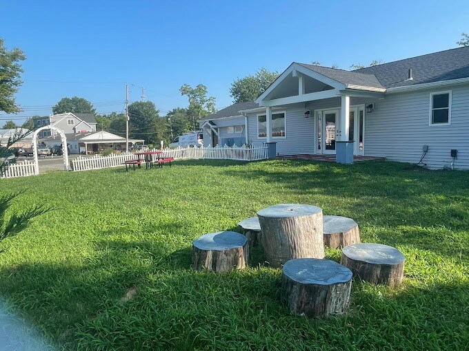 261 Franklin St, Hightstown, NJ à louer - Photo principale – Image 2 sur 6
