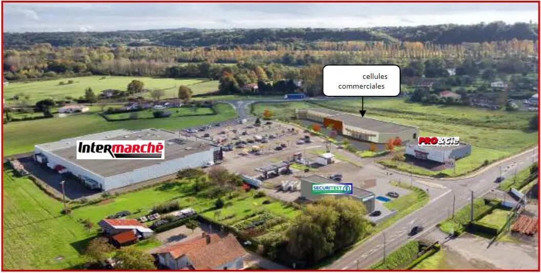 Local commercial dans Saint-Sever à louer Photo de l’immeuble– Image 1 sur 4