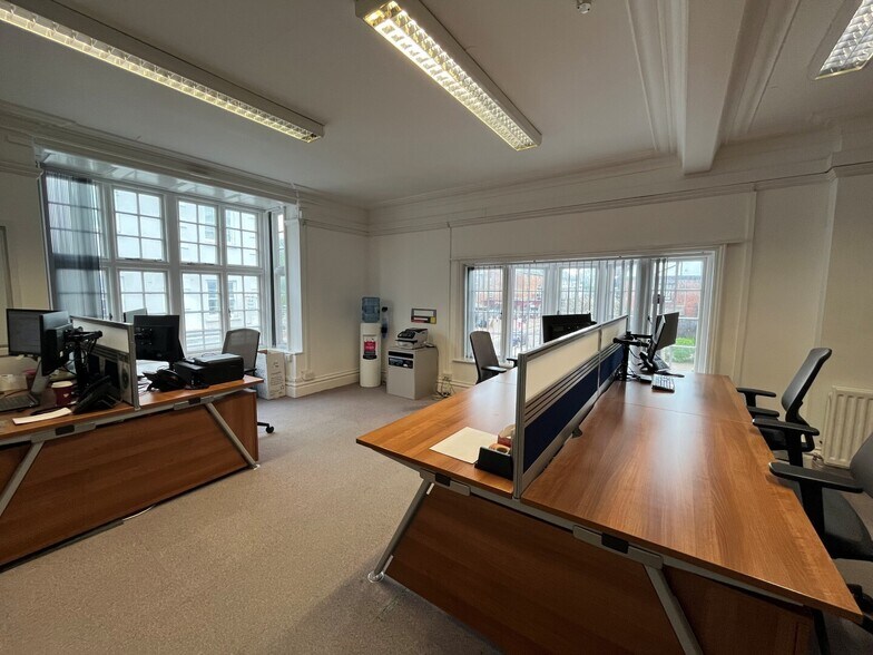 16-17 High St, Tring à louer - Photo de l’immeuble – Image 3 sur 13