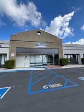 12125 Day St, Moreno Valley, CA à louer Photo de l’immeuble– Image 1 sur 3