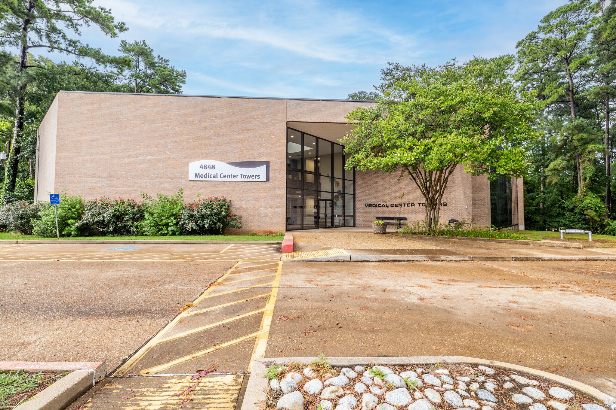 4848 NE Stallings Dr, Nacogdoches, TX à vendre Photo de l’immeuble– Image 1 sur 8