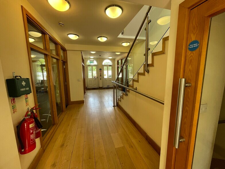 85 Hills Rd, Cambridge à louer - Photo de l’immeuble – Image 3 sur 8