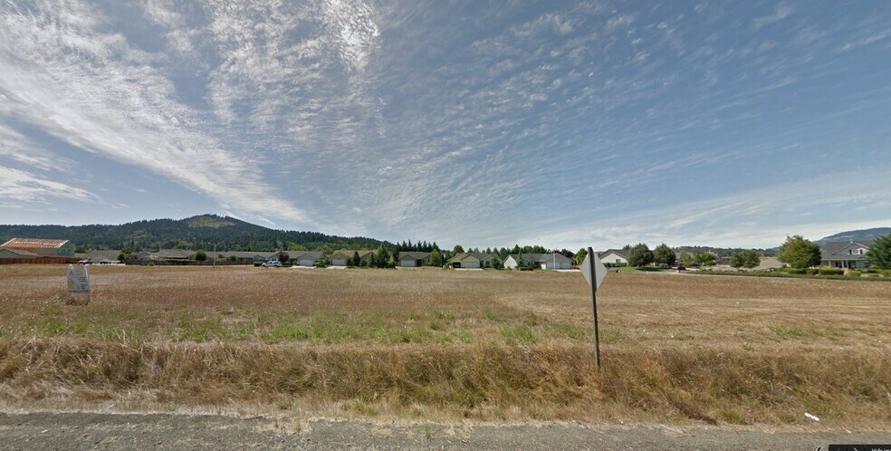 State Highway 138 W, Sutherlin, OR à vendre - Photo de l’immeuble – Image 3 sur 3