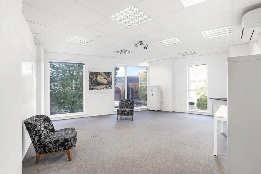 11-15 Ramsgate St, Londres à vendre - Photo de l’immeuble – Image 2 sur 30