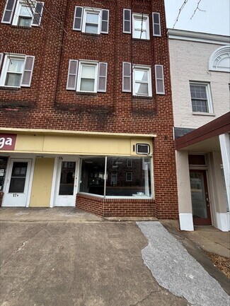 Plus de détails pour 17 S Royal Ave, Front Royal, VA - Local commercial à louer