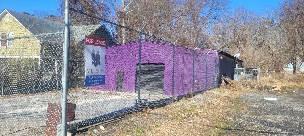 2061 Joseph E Boone Blvd NW, Atlanta, GA à louer - Photo de l’immeuble – Image 2 sur 9