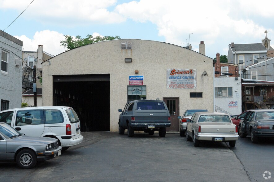 409 E Lafayette St, Norristown, PA à louer - Photo de l’immeuble – Image 2 sur 6