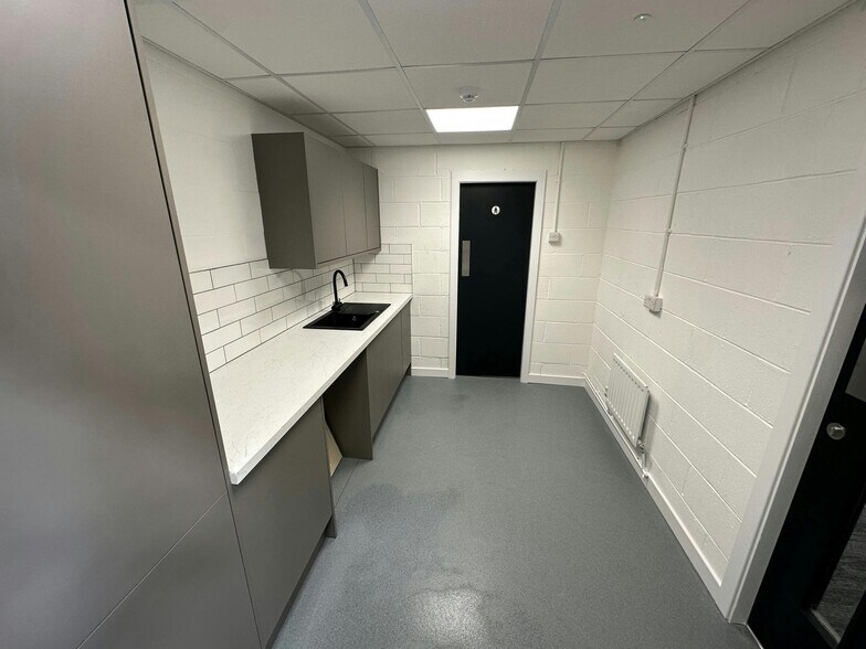 Excalibur Way, Manchester à louer - Photo de l’immeuble – Image 3 sur 6