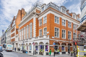 2 Sheraton St, Londres à louer Photo de l’immeuble– Image 2 sur 6