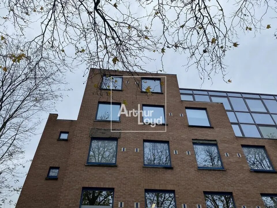 10 Allée Des Champs Elysées, Évry-Courcouronnes à louer Photo principale– Image 1 sur 2